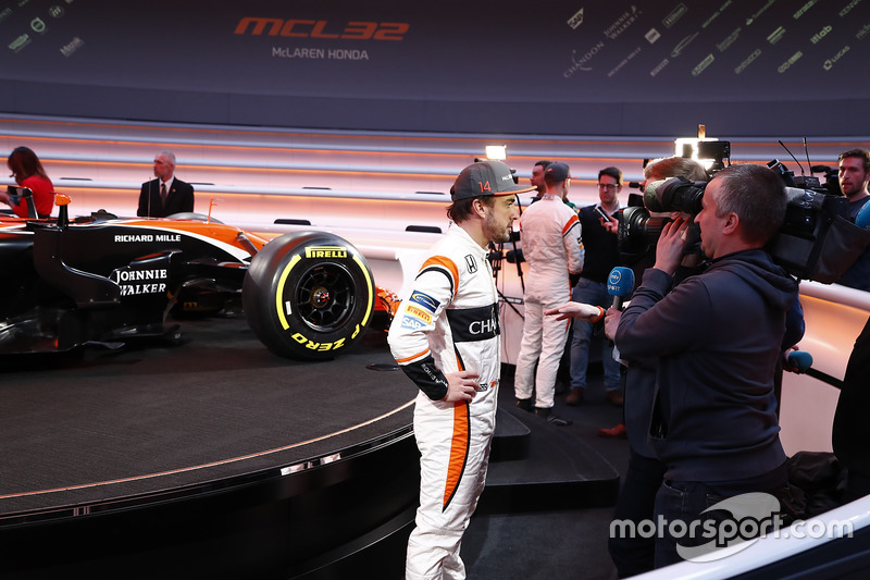 McLaren_MCL32_bemutato17-2-12.jpg